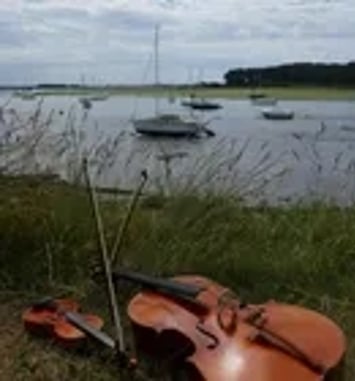 Cap à l'Est ! Les archets dansants traversent les courreaux