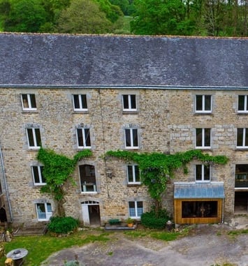 Portes Ouvertes au Moulin de Quilio, atelier de poterie et ancienne minoterie.