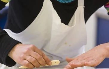 Fait main, le savoir-faire de l'atelier restauration