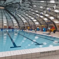 De l'Hôtel Gabriel à la piscine Tournesol, visite à vélo