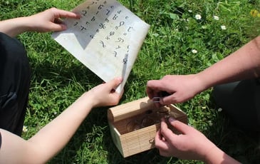 Jeu de piste, Gardiens de la mémoire