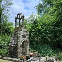 Les eaux guérisseuses et miraculeuses de Bretagne