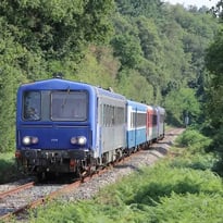 Découverte de l'association des Chemins de Fer du Centre-Bretagne et voyage à bord d'autorail des années 80