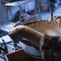 Poterie traditionnelle / Démonstration et discussions autour de la technique du colombin