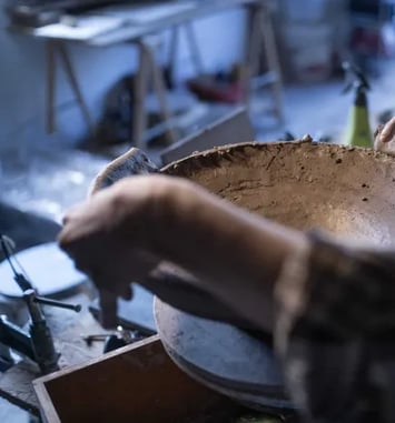 Poterie traditionnelle / Démonstration et discussions autour de la technique du colombin
