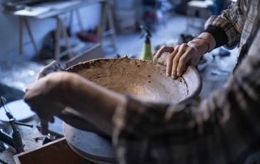 Poterie traditionnelle / Démonstration et discussions autour de la technique du colombin