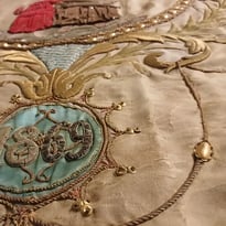 Découverte et restauration patrimoniales : la bannière du patronage ouvrier d'Hennebont