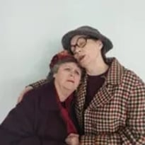 Deux petites dames vers le Nord