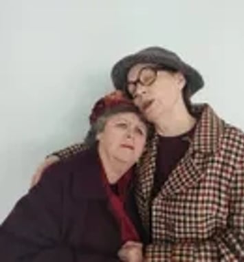 Deux petites dames vers le Nord
