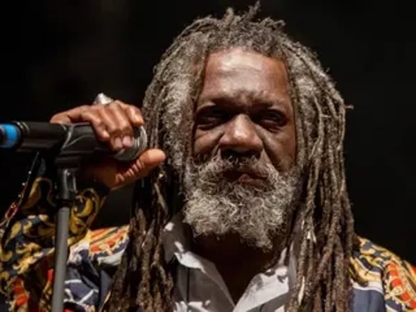 Winston McAnuff feat Camille Bazbaz & Crazy PP
